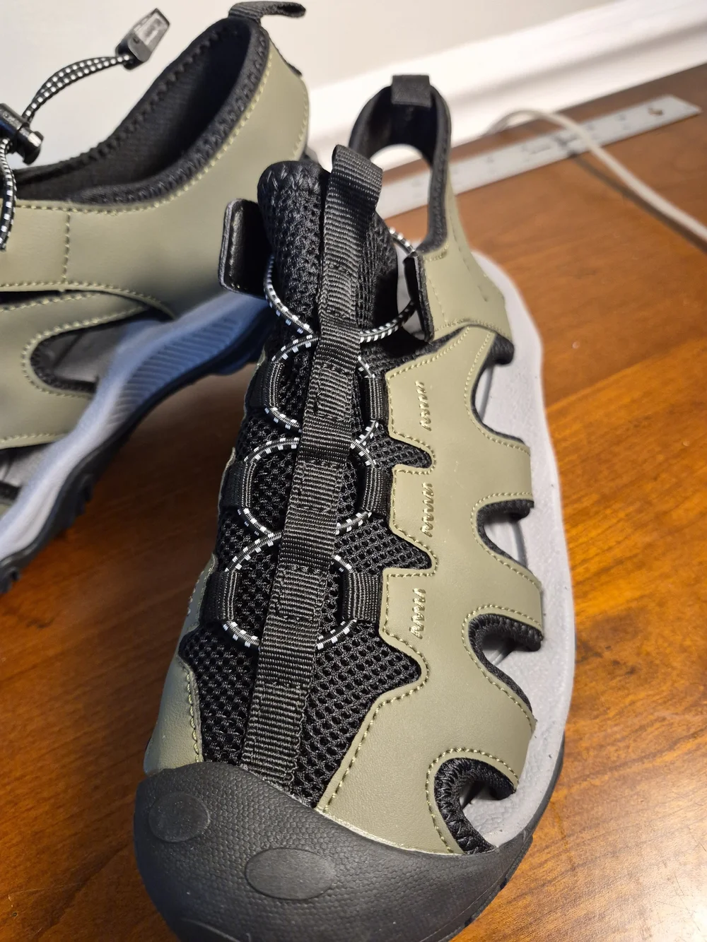 Men's Olive Green Sport Sandals with Black Accents Size 7